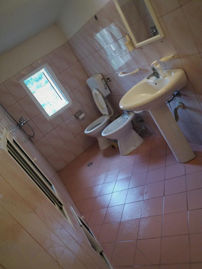 Spiro Villa