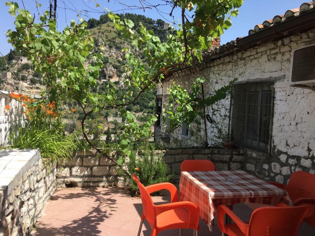 Spiro Villa